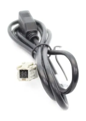 Adapter zum Anschluss von USB-Laufwerken an Nissan OEM-Radio-USB-Kabel für Toyota